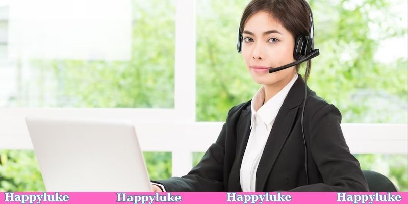Nhân viên hỗ trợ luôn sẵn sàng giải đáp cho đại lý